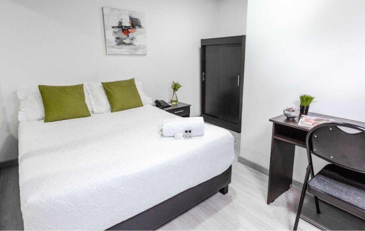 Hotel Casa Quinta Embajada Богота Экстерьер фото