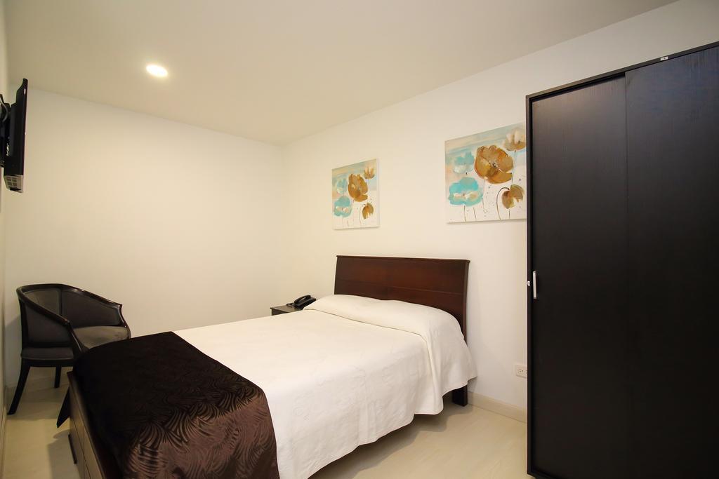 Hotel Casa Quinta Embajada Богота Экстерьер фото
