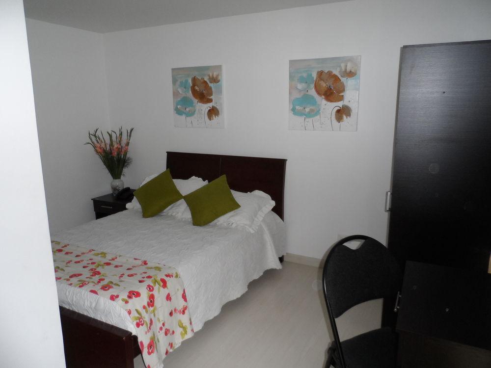 Hotel Casa Quinta Embajada Богота Экстерьер фото