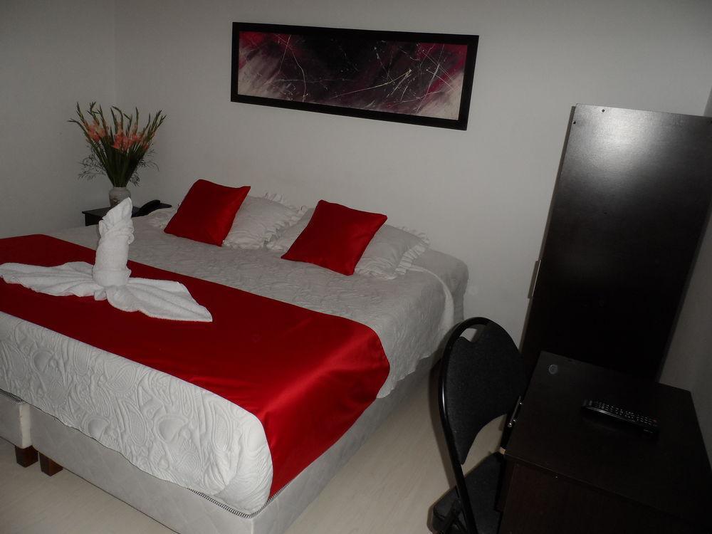 Hotel Casa Quinta Embajada Богота Экстерьер фото