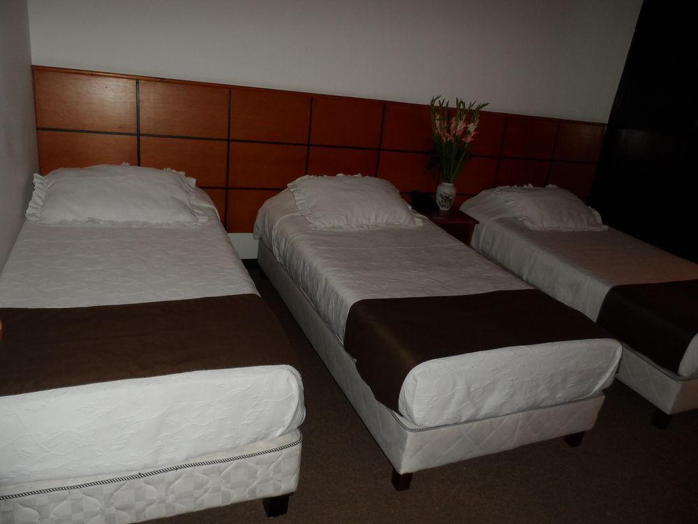 Hotel Casa Quinta Embajada Богота Экстерьер фото