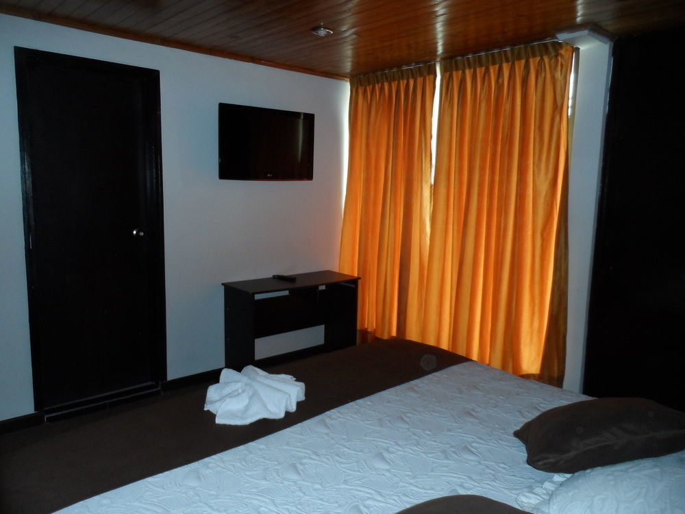 Hotel Casa Quinta Embajada Богота Экстерьер фото