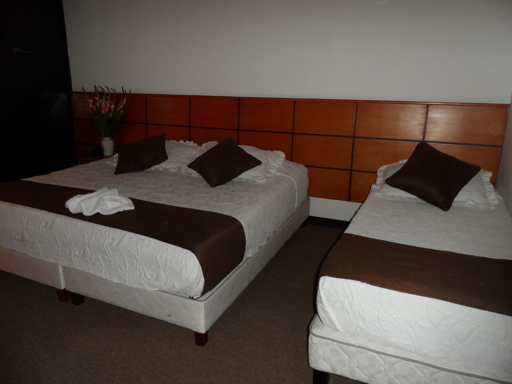 Hotel Casa Quinta Embajada Богота Экстерьер фото